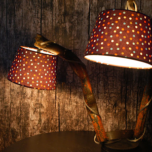 Lampe aus Altschrott zweiarmig